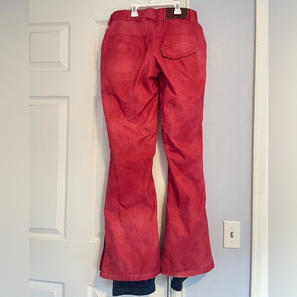 Roxy women’s snowboard pants, medium - Picture 10 of 14
